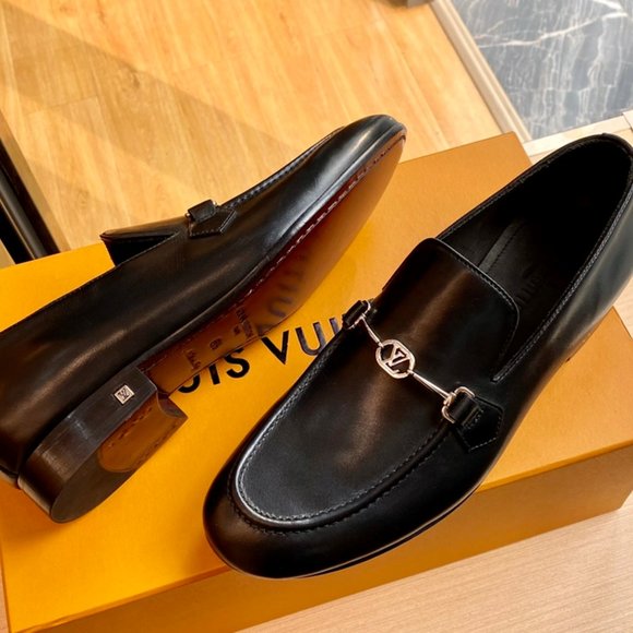 NEW Authentic Louis Vuitton LV Emblem Club Black Leather Loafer - Picture 3 of 9
